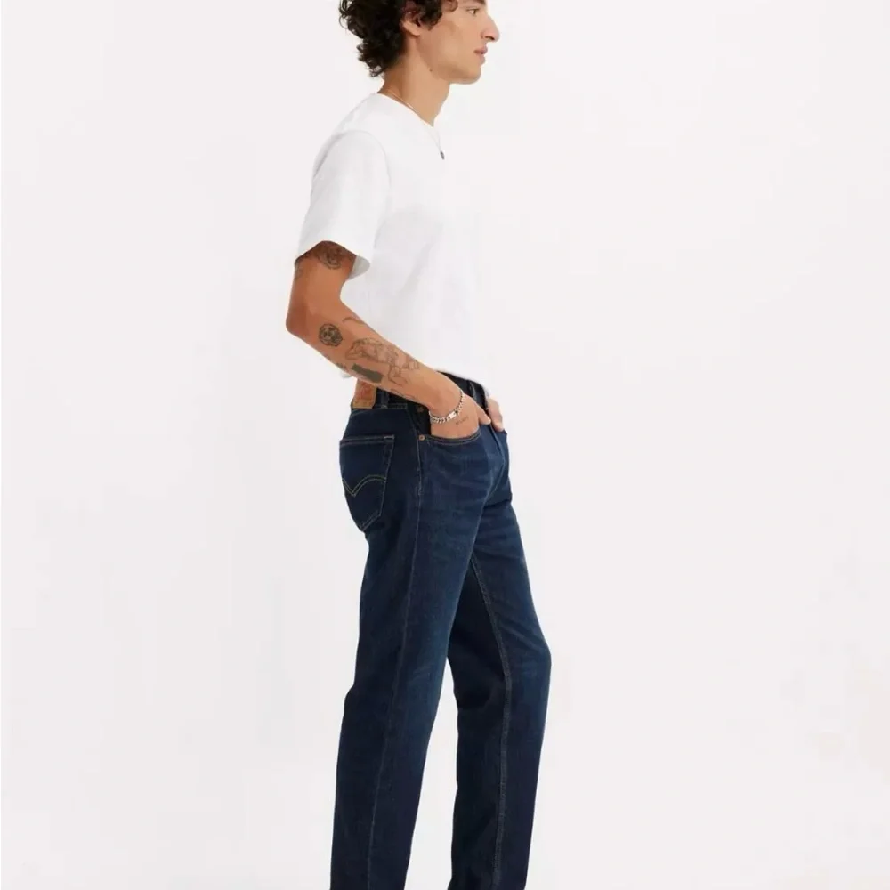Levi’s men’s 36/30   505 denim‎ jeans dark wash with front zip straight leg